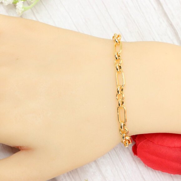 "Trendy Handmade Bracelet – A Thoughtful Gift for Girls & Women | UNVRC1527 - Picture 10 of 10